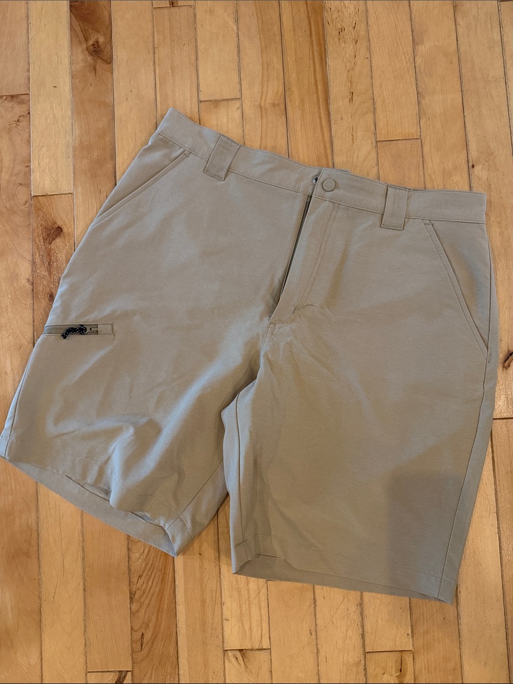Men's Flat Front Performance Shorts - Beige